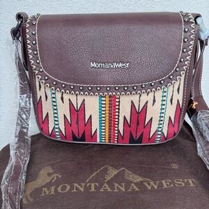 Montana West NWT, beautiful leather, western crossbody,
shoulder bag,adjustable💕